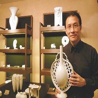 台灣藝術家王俠軍開創的“八方新氣”瓷器工藝在上海店開幕