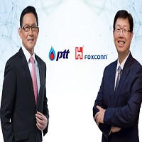 泰國國家石油公司（PTT）執行長Auttapol Rerkpiboon與鴻海董事長劉揚偉，５月底簽署合作MOU。