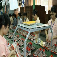 鈺齊-KY旗下越南新廠鈺鋐鞋業，工人上班的情形。圖／報系資料照片