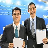 中磊董事長王煒(右)和中磊總經理林斌(左)。