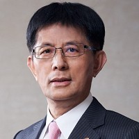中租控股董事長陳鳳龍。