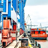 圖為越南貨櫃碼頭。