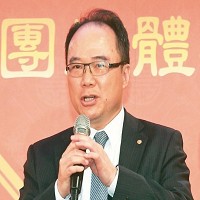 長榮海運董事長張正鏞昨天出席法說會談公司展望。
