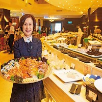 漢來美食總經理林淑婷將漢來大飯店內餐廳開到各大百貨商場，業績好到獨立成為漢來美食集團，2017年9月上櫃。