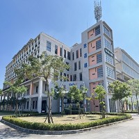 虹彩光電台南辦公室致遠樓是國立陽明交通大學斥資7.2億元建造的產學共創基地。