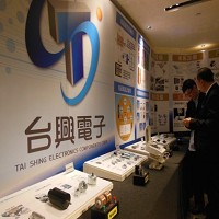 圖為台興電子業績發表會現場展示自家產品