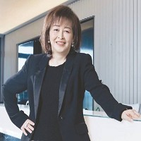 勤誠興業股份有限公司陳亞男