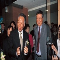 郭台銘(圖左)；郭台強(圖右)