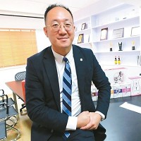 廣禾堂的董事長---鍾宇富