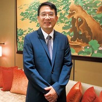 康友董事長黃文烈