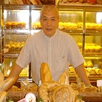 羅田安先生發揮客家人的硬頸精神，用軟糕餅稱霸中國 