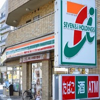 日本7-11分店。圖片來源：Takashi Images via shutterstock