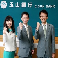 玉山金控三位新任高階經理人，玉山銀董事長黃男州（中）、玉山金控總經理陳美滿（左）、玉山銀行總經理陳茂欽（右）。記者邱德祥／攝影