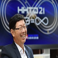 鴻海董事長劉揚偉。