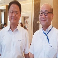 圖為玉晶光董事長陳天慶（左）、總經理郭英理。圖／報系資料照片