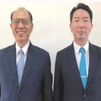 上銀集團總裁卓永財（左）、上銀科技董事長卓文恒（右）。圖／沈美幸