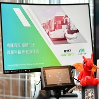 18日與國內第一大的巴士製造商成運汽車合作，將微星車用電子自有品牌FUNTORO的車載系統，以標準配置導入成運的電動巴士。圖／業者提供