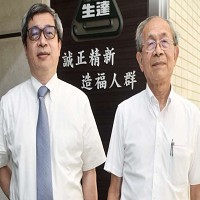 生達化學製藥董事長范進財（右）及總經理范滋庭（左）。圖／顏謙隆