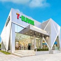 亞洲第1萬家7-ELEVEN「亞萬門市」於2022年7月12日在台南安平開幕，象徵統一企業集團從台南出發、佈局亞洲、擁抱世界。