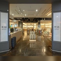 HOLA打造全台最大千坪家居品牌Outlet，超過七千件居家選品三折起。圖/特力集團提供