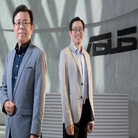 華碩共同執行長胡書賓及許先越。華碩提供