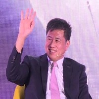 友達董事長彭双浪。