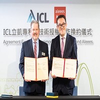 立凱電今日上午與以色列化工集團ICL舉辦「ICL立凱電專利與技術授權合作換約儀式」。左起為ICL北美董事總經理Phil Brown、立凱電董事長張聖時。立凱電／提供