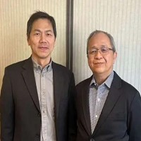 左起為飛捷總經理徐嘉宏、董事長林大成。(鉅亨網記者彭昱文攝)