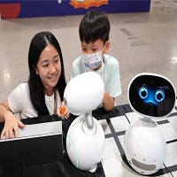 Zenbo Junior II是一款兼具生成式AI與感知能力的互動式智慧機器人。圖／華碩提供