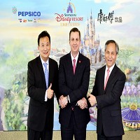 上海迪士尼度假區與百事公司和康師傅控股簽署戰略聯盟協議