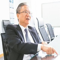新纖集團董事長吳東昇