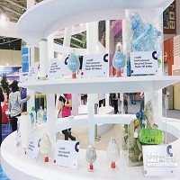 遠東新世紀投入於海洋廢棄物環保回收工作，將海洋廢棄物轉化成機能紡織品。（記者勵心如攝）