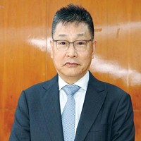 康普材料董事長何基丞