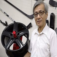波力完成碳纖維加上鋁材質汽車輪圈開發，總經理洪進山30日宣布，9月正式出貨。圖／波力提供