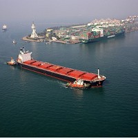 東森國際公司經營的貨輪