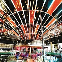 新光天地重慶店今開幕，其中位於挑高樓層的天空之城，已成為最受矚目的城市地標。圖／新光三越提供