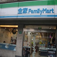 日全家、頂新鬧拆夥愈演愈烈。