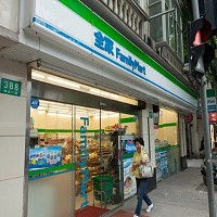 全家在上海的門市。 (來源：商周資料庫)